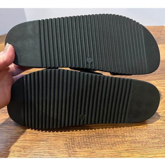 Steve Madden Women's Hanni Gold Buckle Slides – Black – Size 9 – Casual Chic - Picture 7 of 9